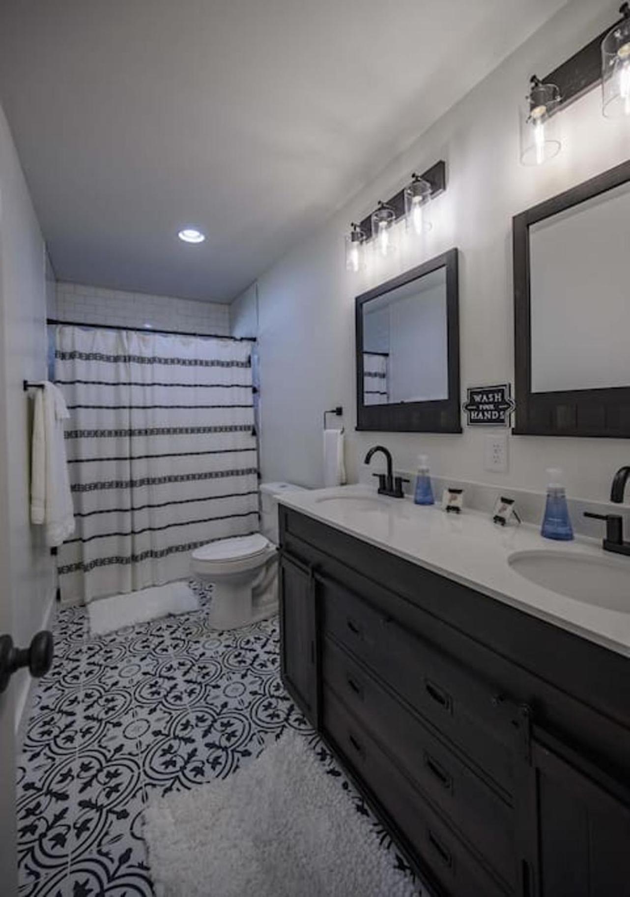 Gorgeous Renovated Home With Large & Private Lot Winchester エクステリア 写真