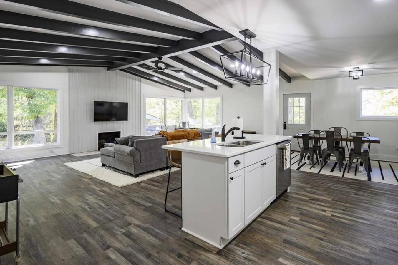 Gorgeous Renovated Home With Large & Private Lot Winchester エクステリア 写真