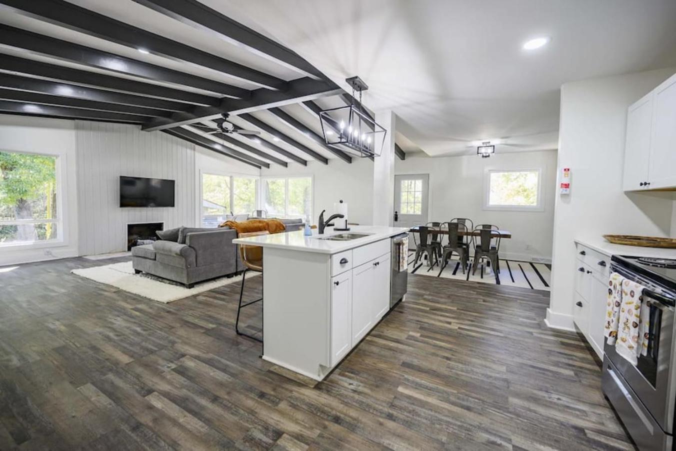 Gorgeous Renovated Home With Large & Private Lot Winchester エクステリア 写真